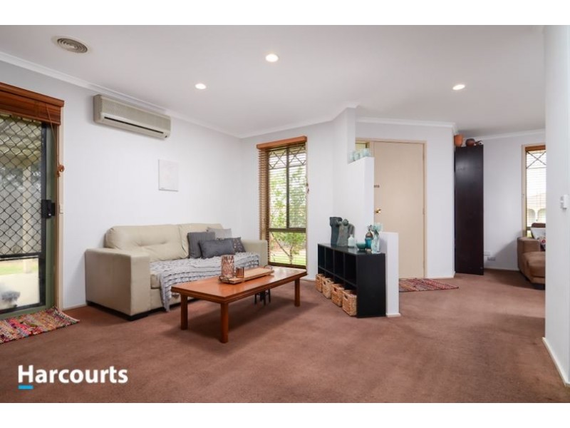 8 Karen Close, Narre Warren South VIC 3805