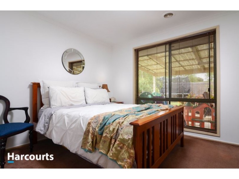 8 Karen Close, Narre Warren South VIC 3805