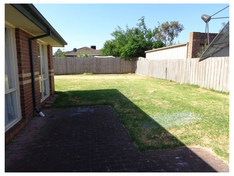 89 Courtenay Avenue, Cranbourne North VIC 3977