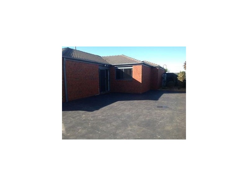 23 Fernisky Drive, Cranbourne East VIC 3977