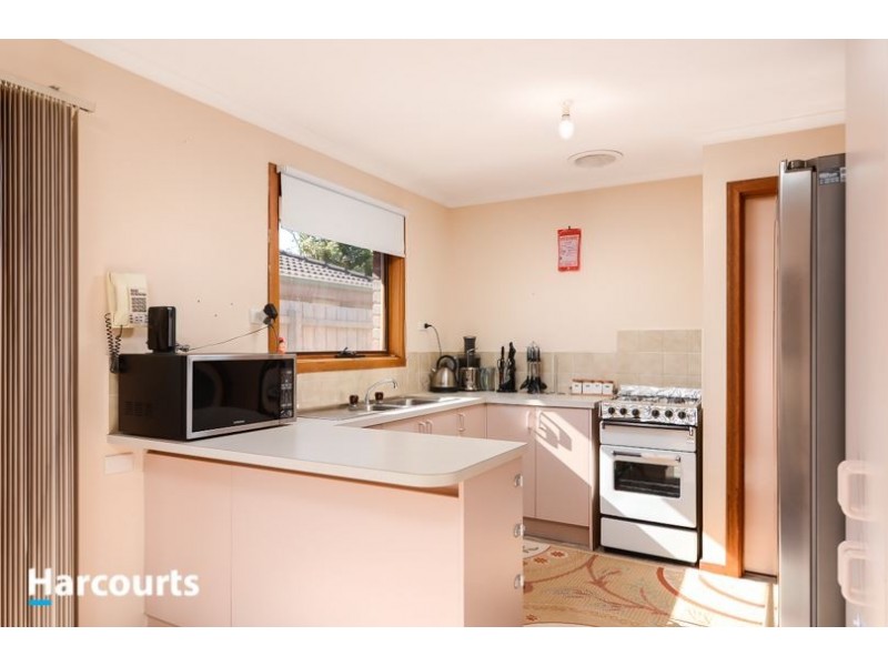 2/26 Elizabeth Street, Cranbourne North VIC 3977