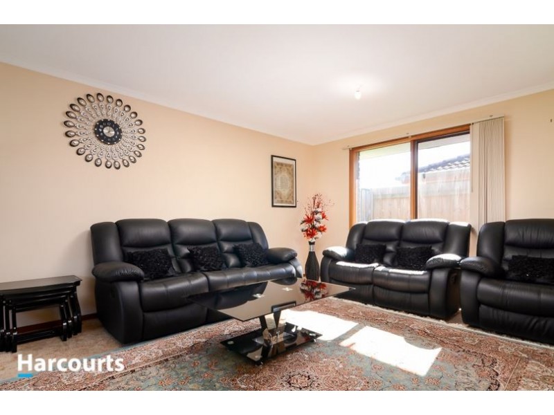 2/26 Elizabeth Street, Cranbourne North VIC 3977