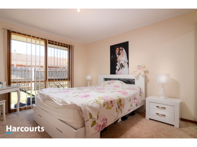 2/26 Elizabeth Street, Cranbourne North VIC 3977