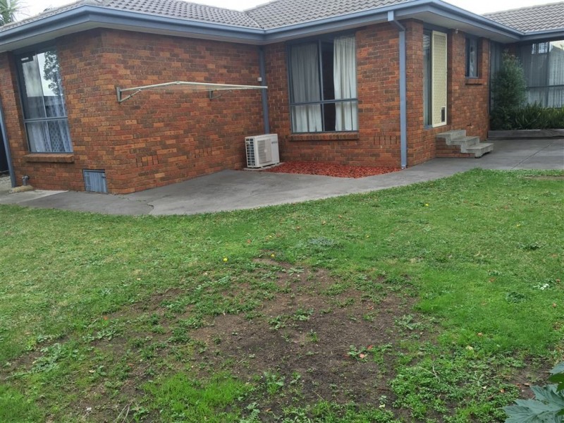 19 England Walk, Narre Warren South VIC 3805