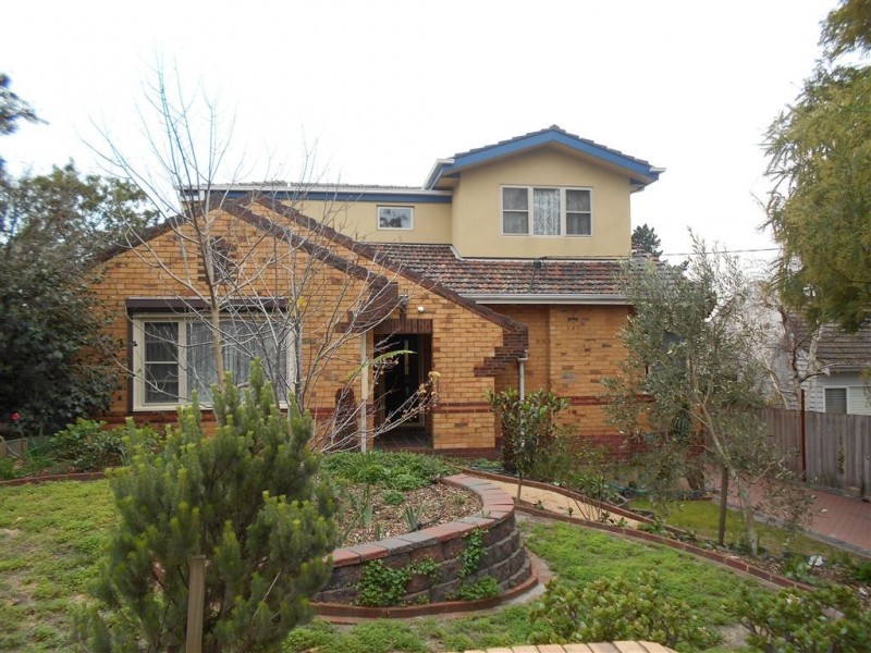 11 Heather Grove, Cheltenham VIC 3192