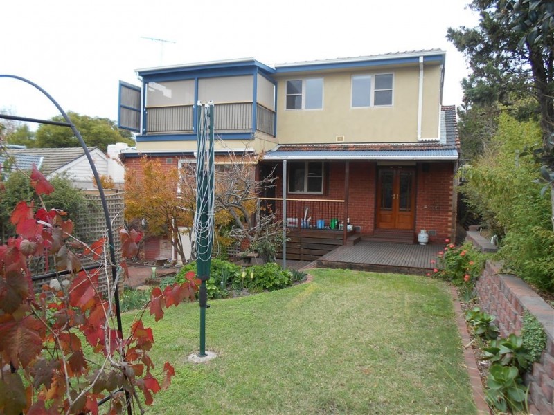 11 Heather Grove, Cheltenham VIC 3192