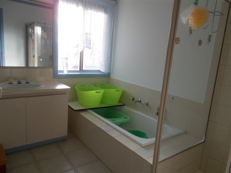 2 Princess Maria Place, Hampton Park VIC 3976