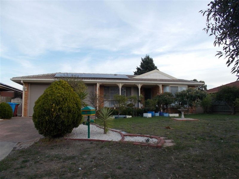 2 Princess Maria Place, Hampton Park VIC 3976