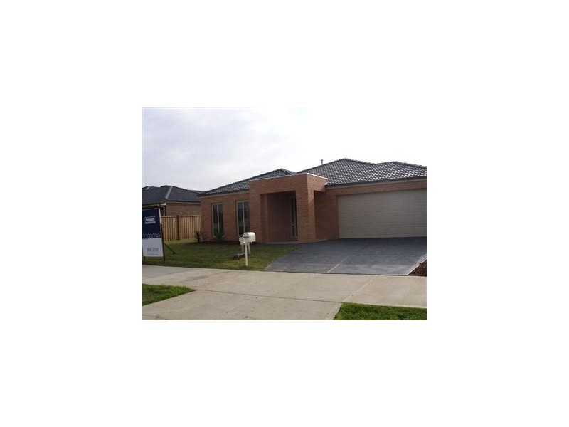 174 Linsell Boulevard, Cranbourne East VIC 3977