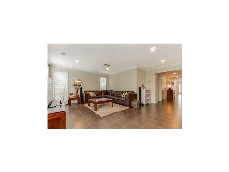 58 Tyndall Street, Cranbourne East VIC 3977