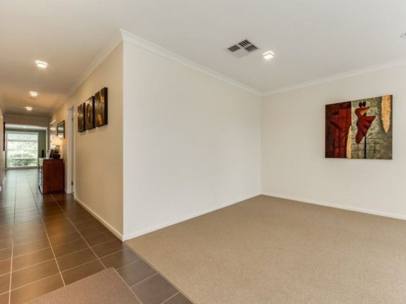 58 Tyndall Street, Cranbourne East VIC 3977