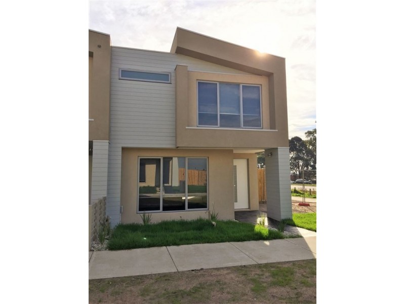 13 Nanea Path, Cranbourne VIC 3977