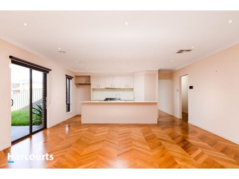 18 Datura Avenue, Cranbourne North VIC 3977