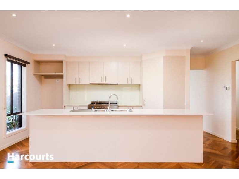 18 Datura Avenue, Cranbourne North VIC 3977