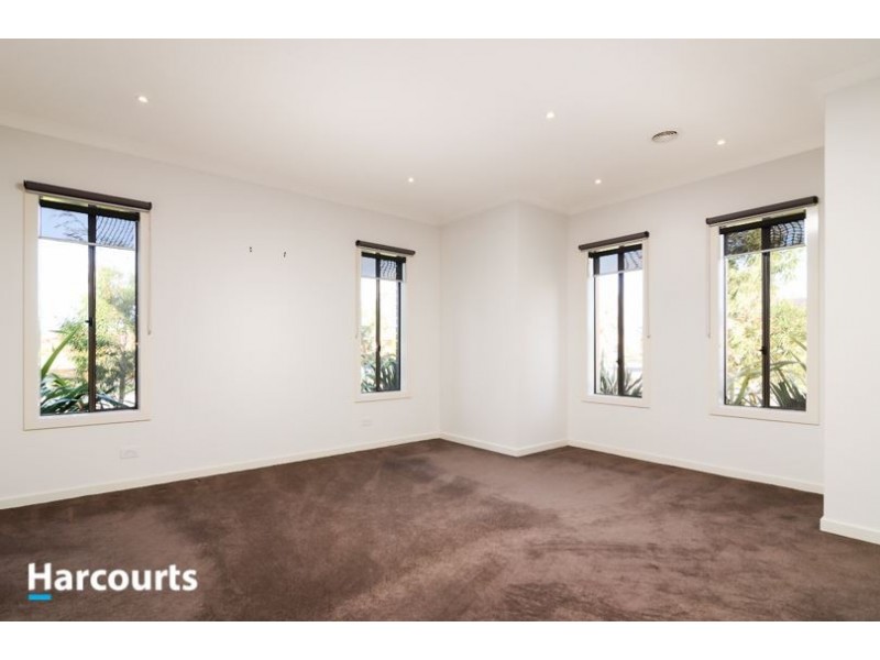 18 Datura Avenue, Cranbourne North VIC 3977