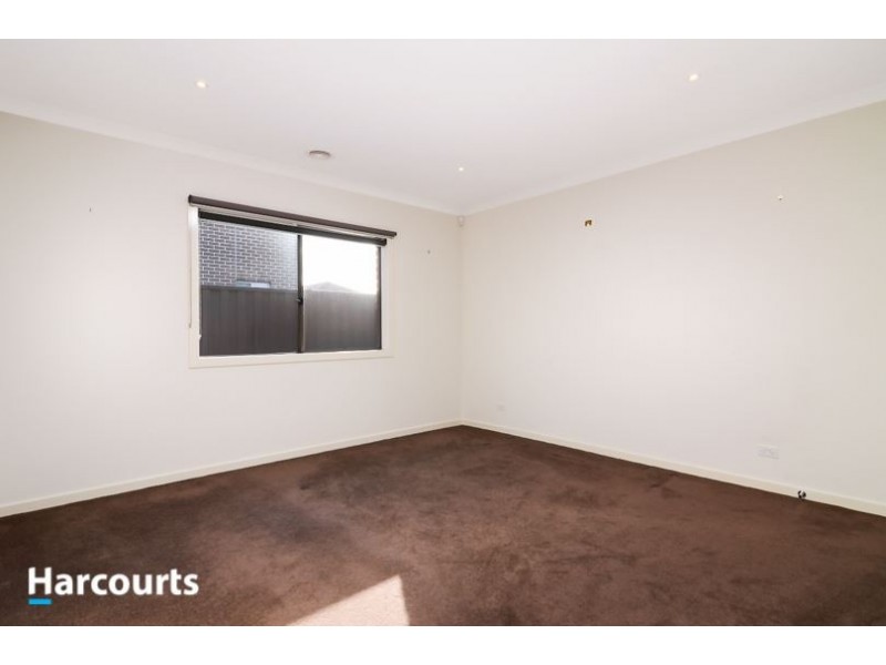 18 Datura Avenue, Cranbourne North VIC 3977