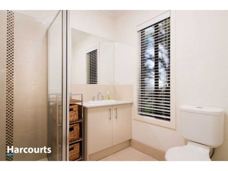 18 Datura Avenue, Cranbourne North VIC 3977