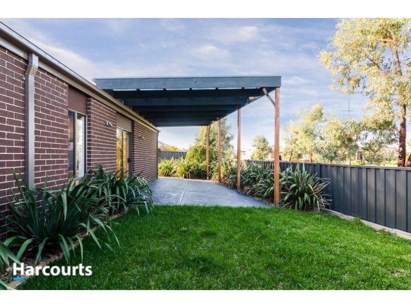 18 Datura Avenue, Cranbourne North VIC 3977