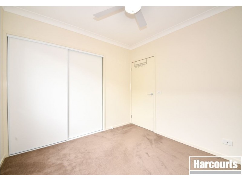 39 Linden Tree Way, Cranbourne North VIC 3977