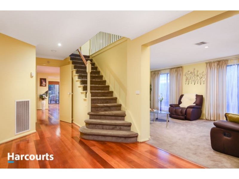 94 Robinswood Parade, Narre Warren South VIC 3805