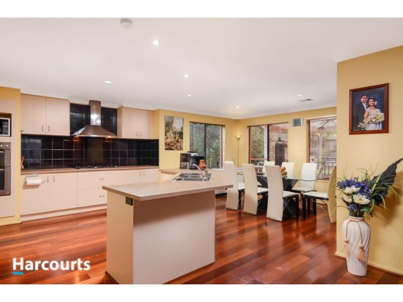 94 Robinswood Parade, Narre Warren South VIC 3805