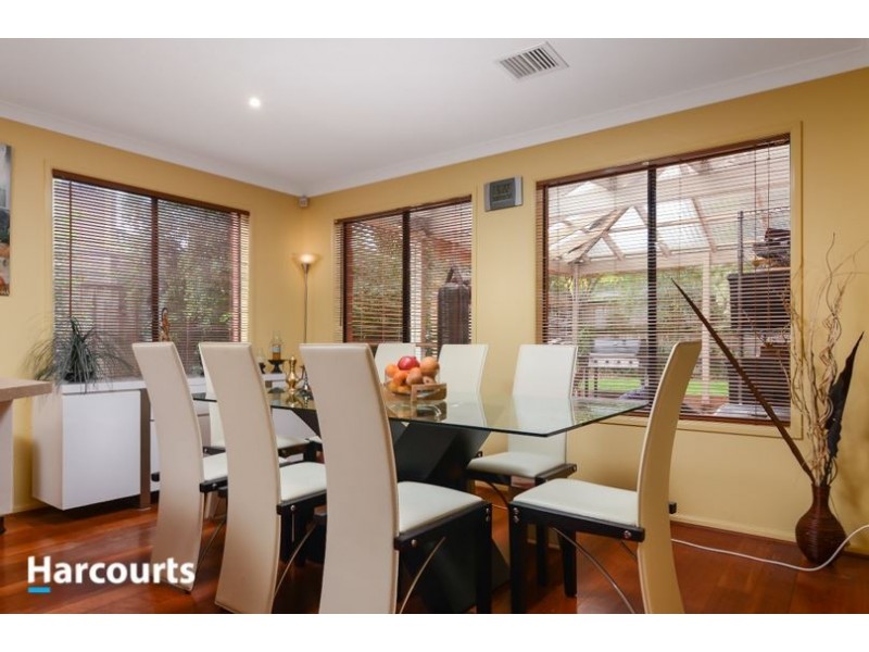 94 Robinswood Parade, Narre Warren South VIC 3805