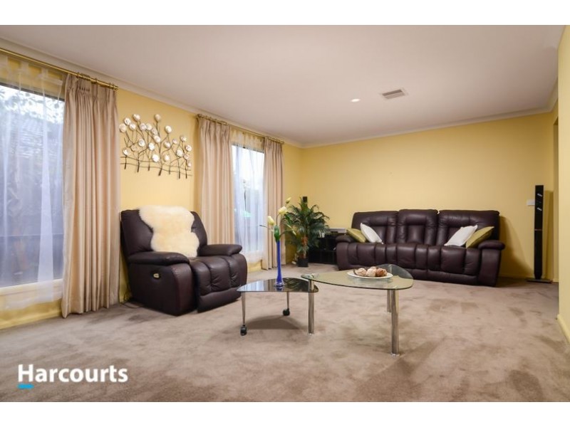 94 Robinswood Parade, Narre Warren South VIC 3805