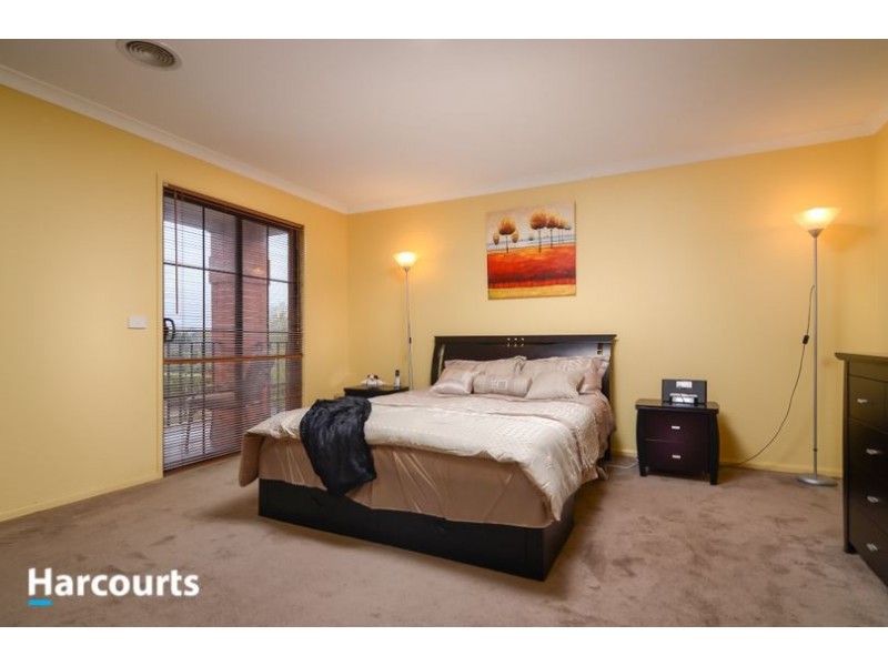 94 Robinswood Parade, Narre Warren South VIC 3805