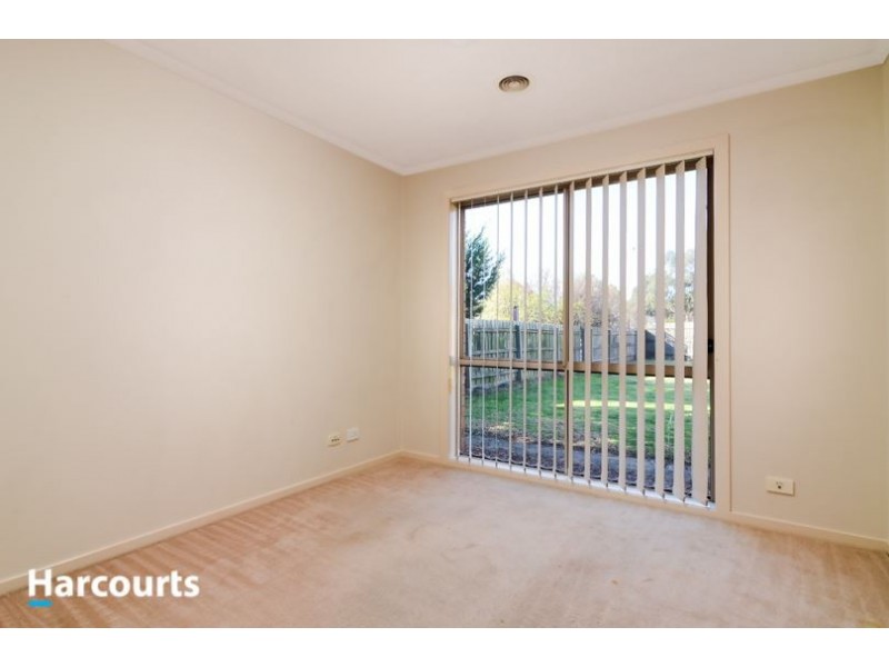 4 Dingle Court, Berwick VIC 3806