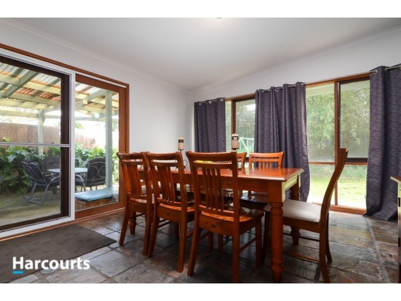 26 Woodlands Crs, Narre Warren VIC 3805