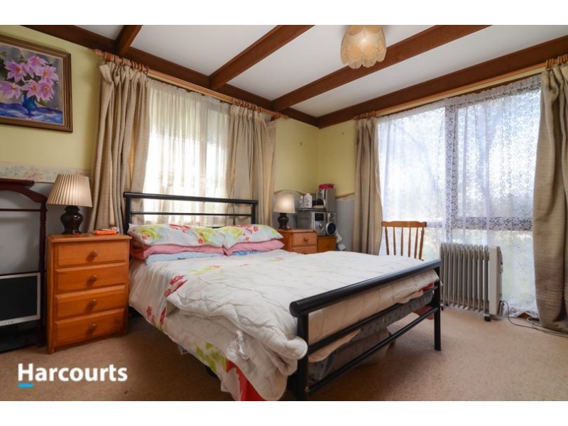 26 Woodlands Crs, Narre Warren VIC 3805