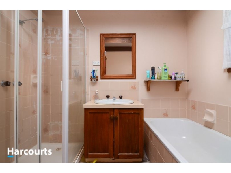 26 Woodlands Crs, Narre Warren VIC 3805