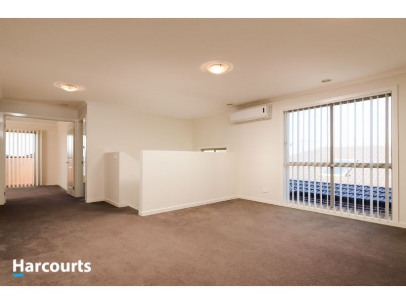 72 Mountainview Boulevard, Cranbourne North VIC 3977