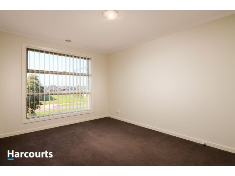 72 Mountainview Boulevard, Cranbourne North VIC 3977