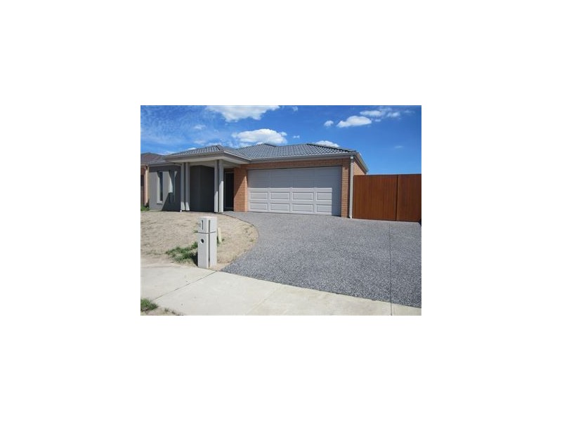 10 Burford Way, Cranbourne North VIC 3977