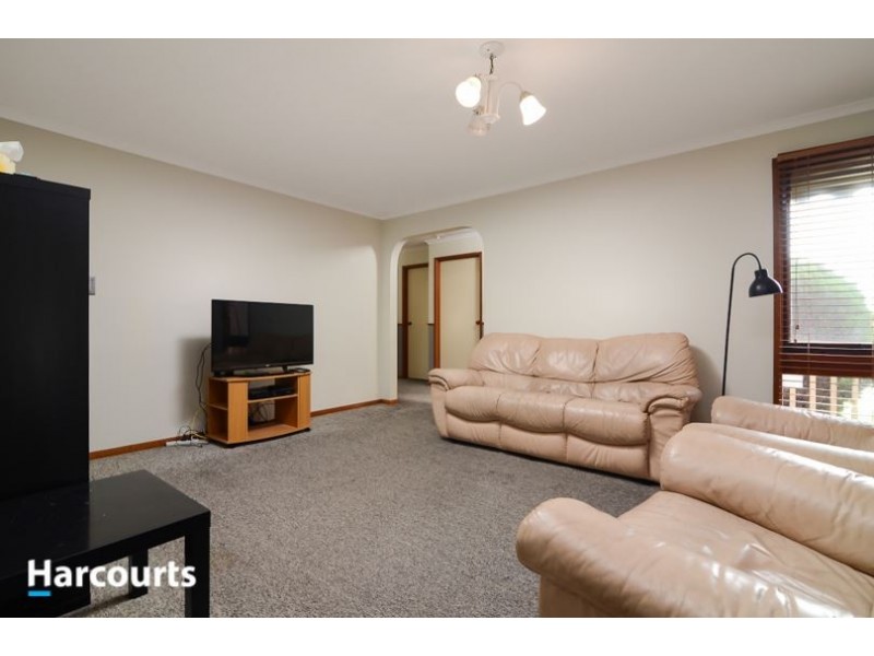 8 Rosemont Drive, Narre Warren VIC 3805