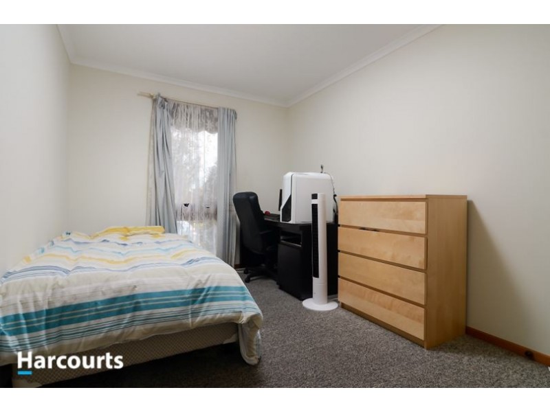 8 Rosemont Drive, Narre Warren VIC 3805