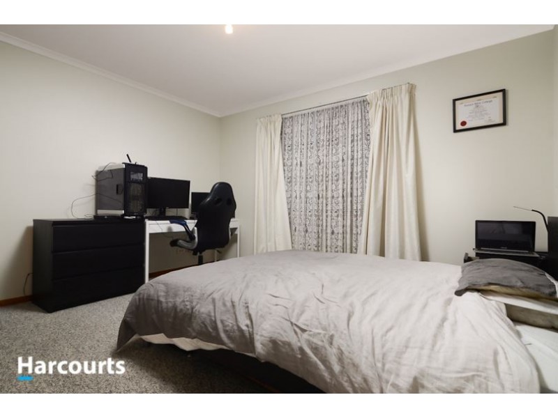 8 Rosemont Drive, Narre Warren VIC 3805