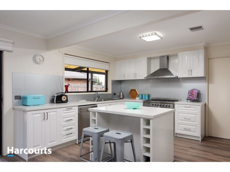15 Tarcoola Drive, Narre Warren VIC 3805