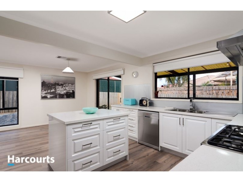 15 Tarcoola Drive, Narre Warren VIC 3805