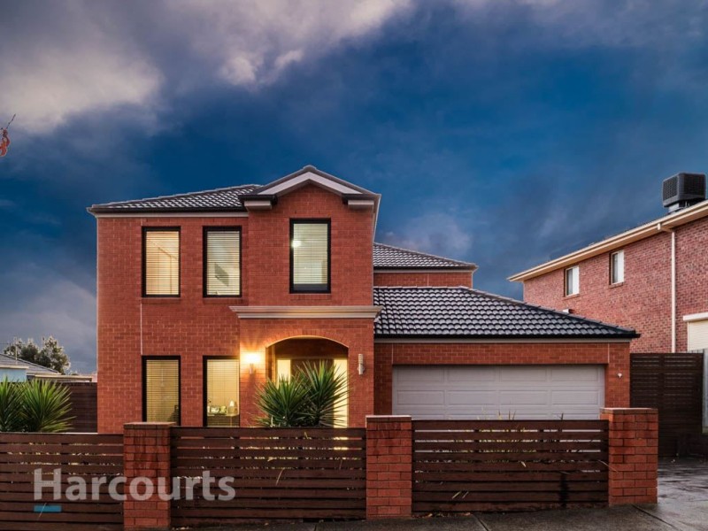 35 Oakgrove Drive, Narre Warren South VIC 3805