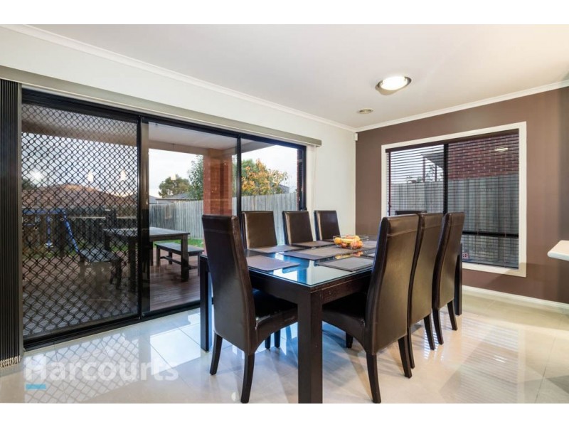 35 Oakgrove Drive, Narre Warren South VIC 3805