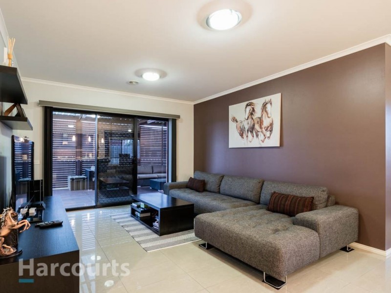 35 Oakgrove Drive, Narre Warren South VIC 3805