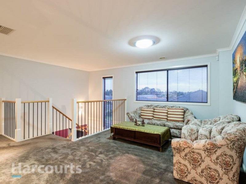 35 Oakgrove Drive, Narre Warren South VIC 3805