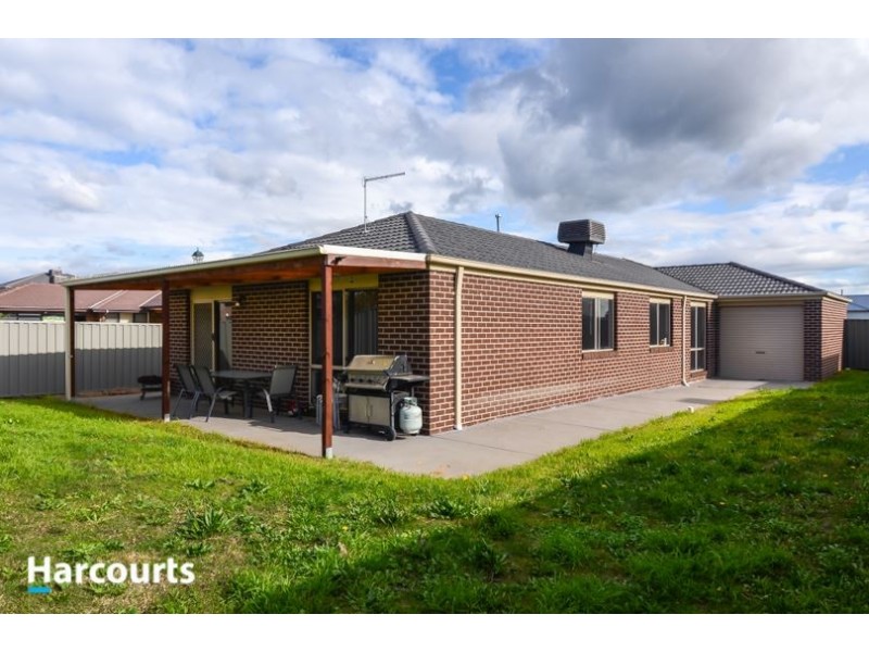 21 Stately Drive, Cranbourne East VIC 3977