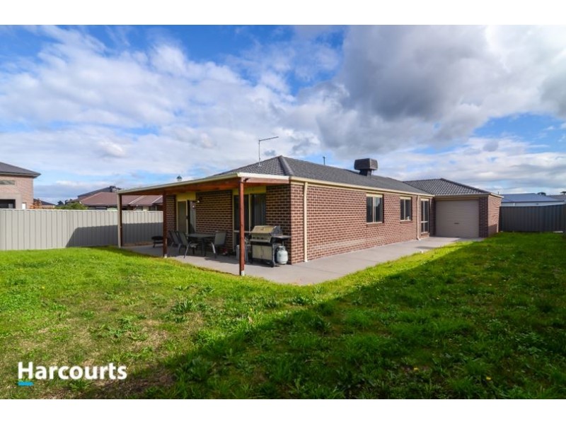 21 Stately Drive, Cranbourne East VIC 3977