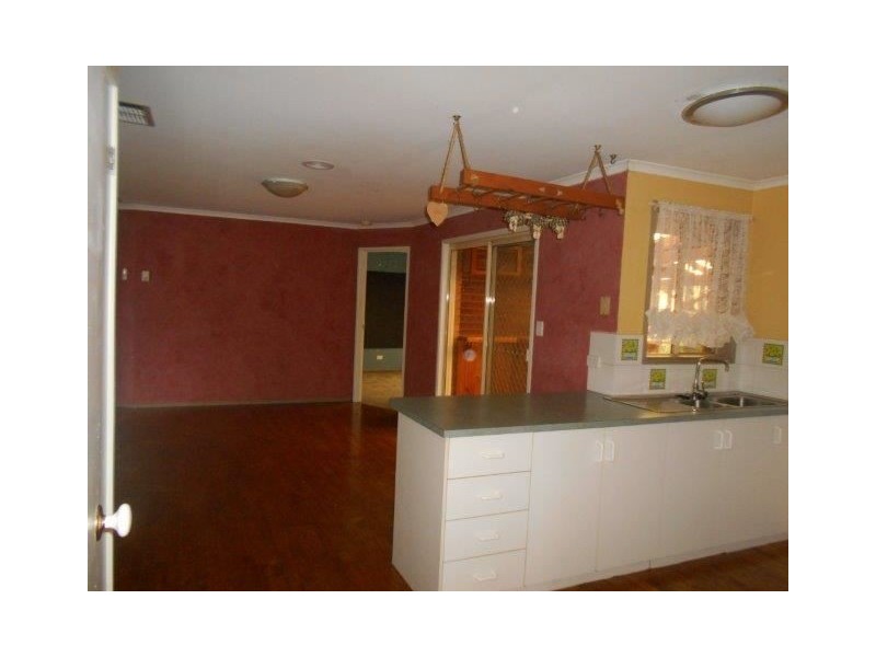 44 Samantha Crescent, Cranbourne North VIC 3977