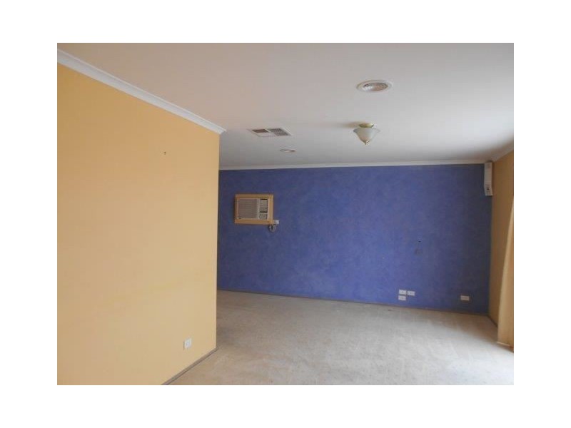 44 Samantha Crescent, Cranbourne North VIC 3977