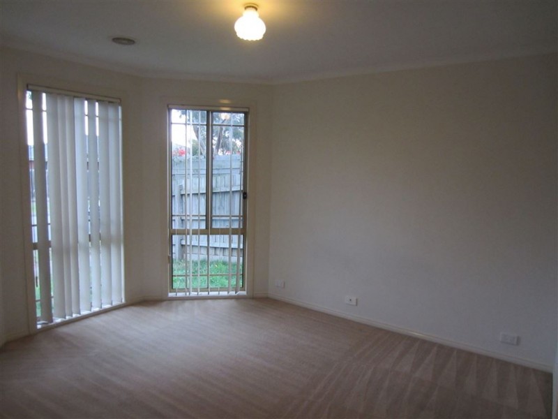 21 Alberton Drive, Cranbourne West VIC 3977