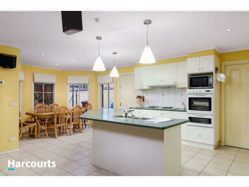 12 Hampshire Drive, Narre Warren South VIC 3805